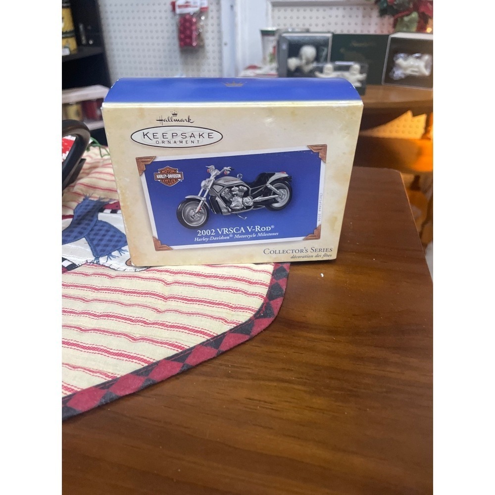HALLMARK KEEPSAKE Harley-Davidson 2002 VRSCA V-Rod 2004 Christmas Ornament NEW‎
